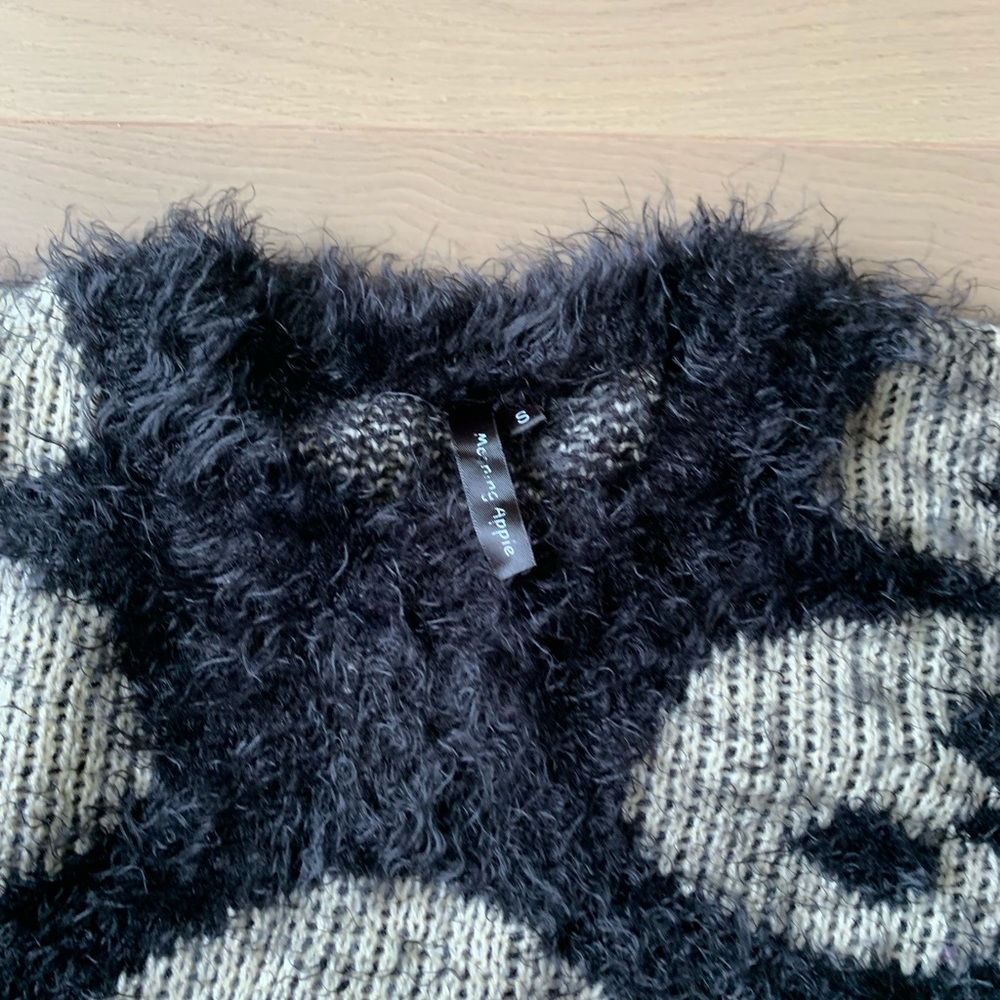 Girls sweater - Picture 7 of 10